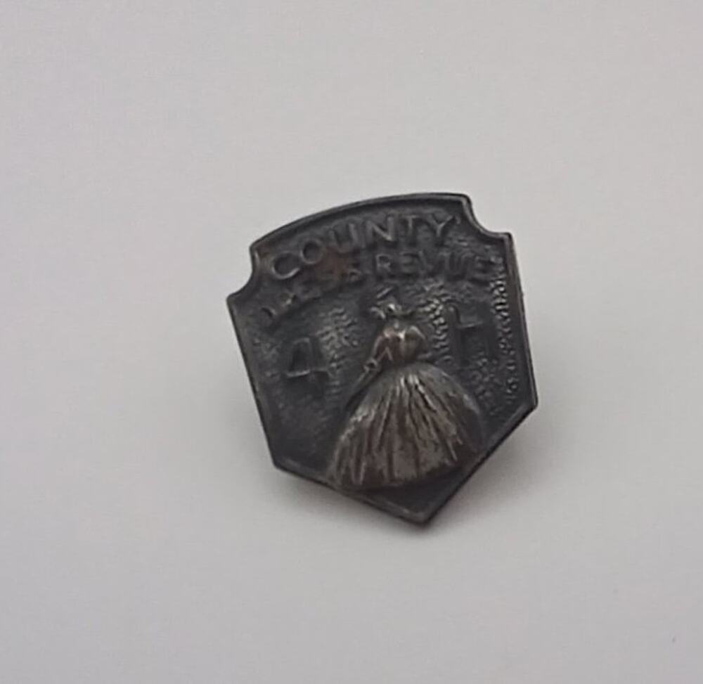 Vintage 4-H County Revue Simplicity Pattern Lapel Tiny Pin Badge United States